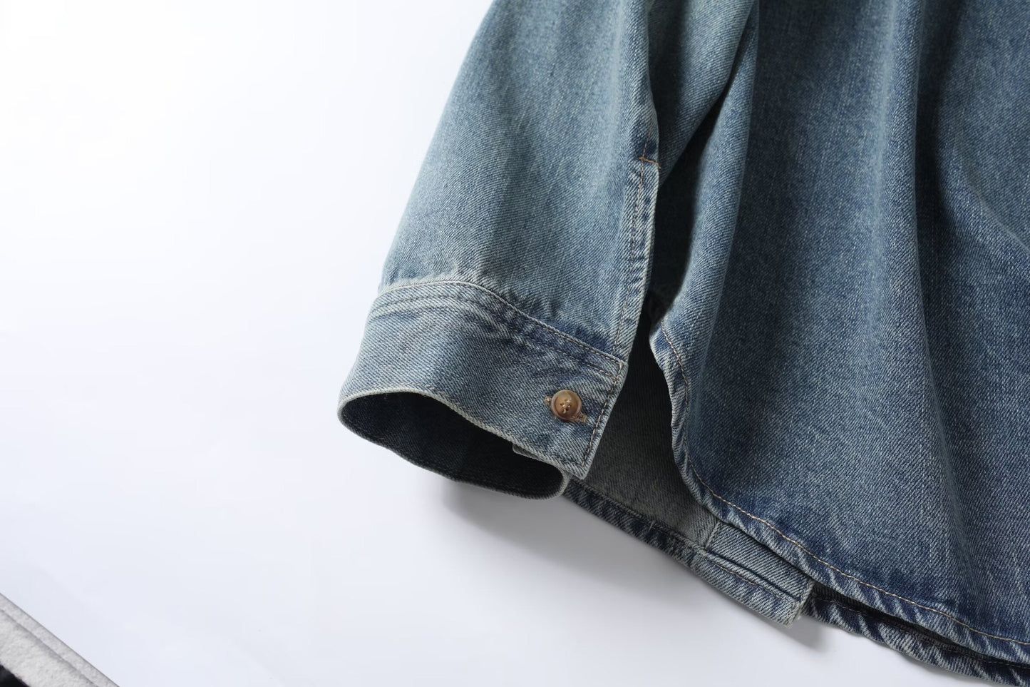 Women's new fashion casual long sleeved Button-up denim shirt