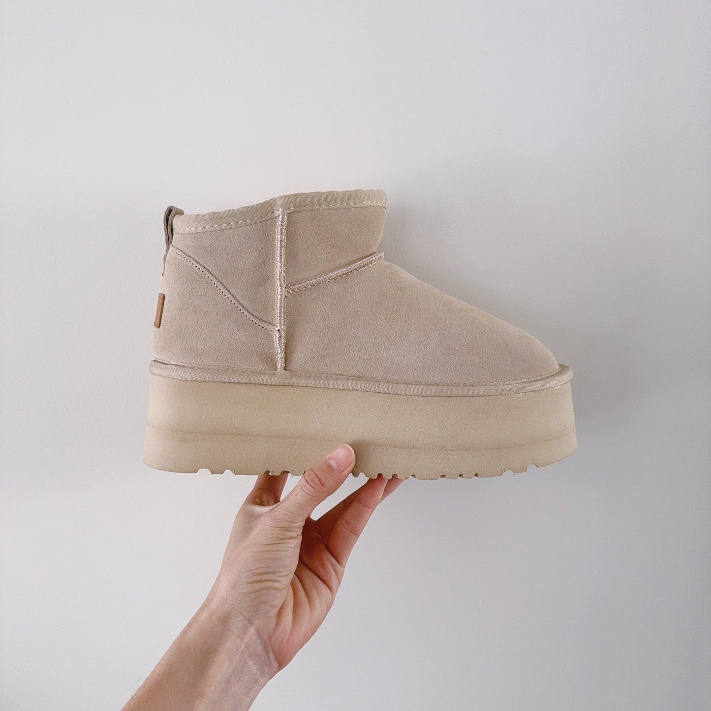 New ultra-high sole snow boots