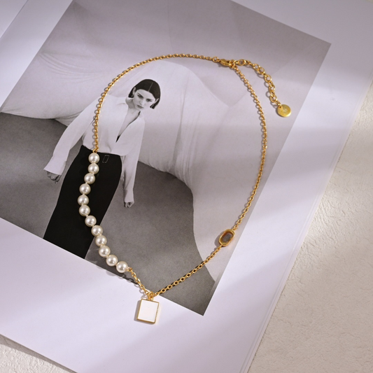 Women's new Joker Golden temperament clavicle necklace