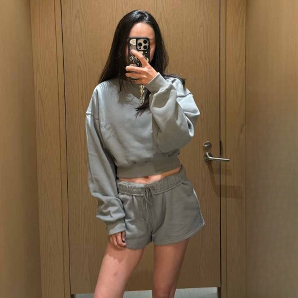 2026 women's new casual Joker O-neck sweater casual shorts suit