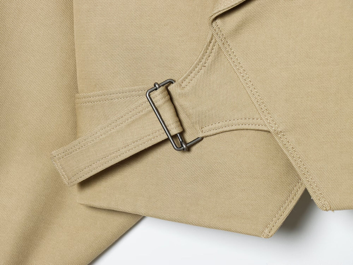 Women's long sleeved lapel short Coat